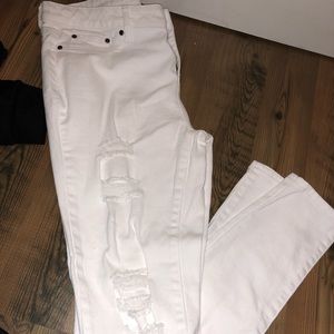 White skinny jeans